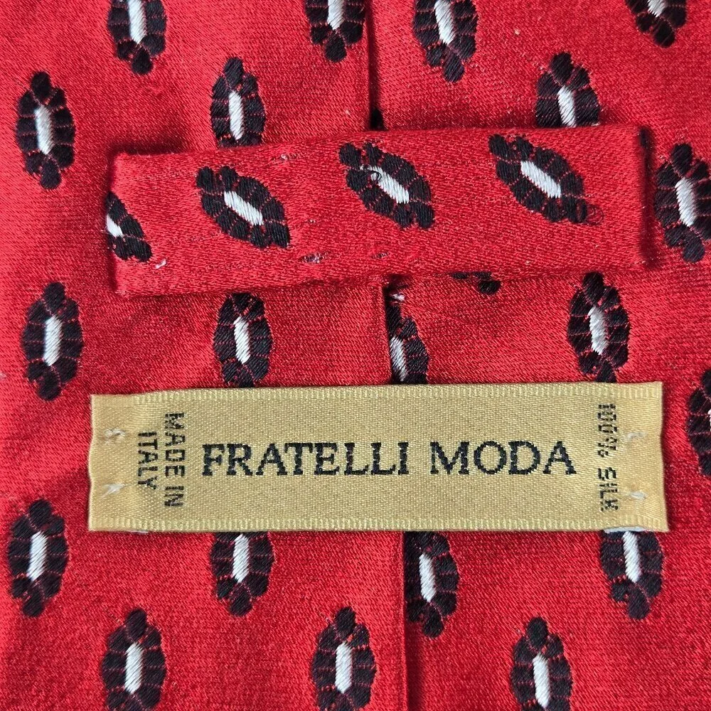 Fratelli Moda 100% Silk Men's Tie Black Cream Pattern on Red Background